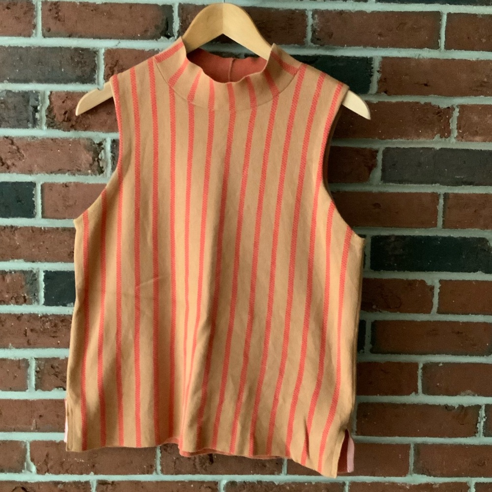 Mock neck striped sleevelss shirt